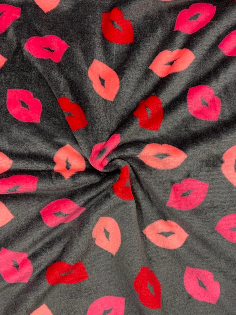 New Supersoft Double Sided Fleece Lips On Dark Grey